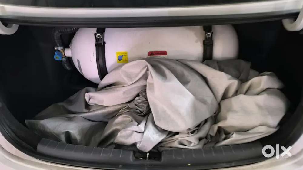 Hyundai Aura 2025 Cng & Hybrids 24885 Km Driven