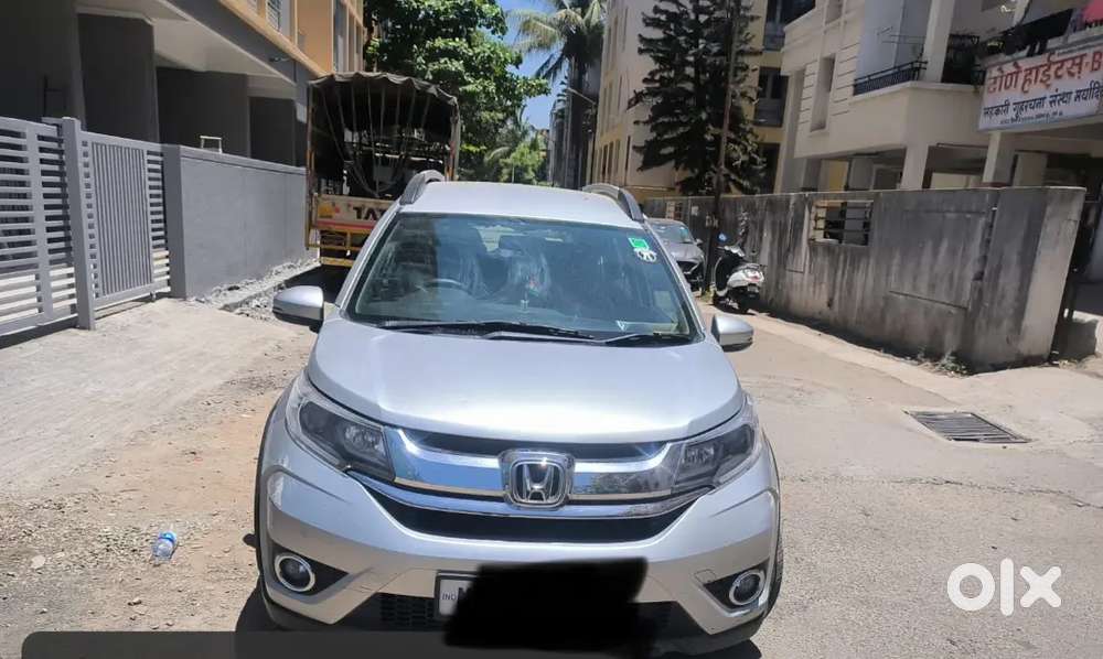 Family Car 7 Seater Good Condition With New Cng Used Only 1yrs