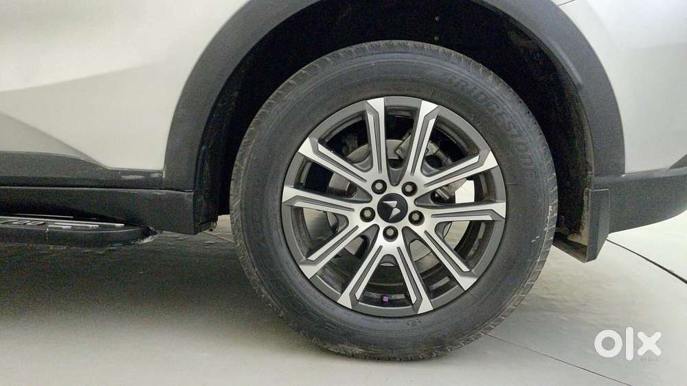 Mahindra Xuv700 2.0 Ax 7 Petrol At Luxury Pack Str, 2024, Petrol