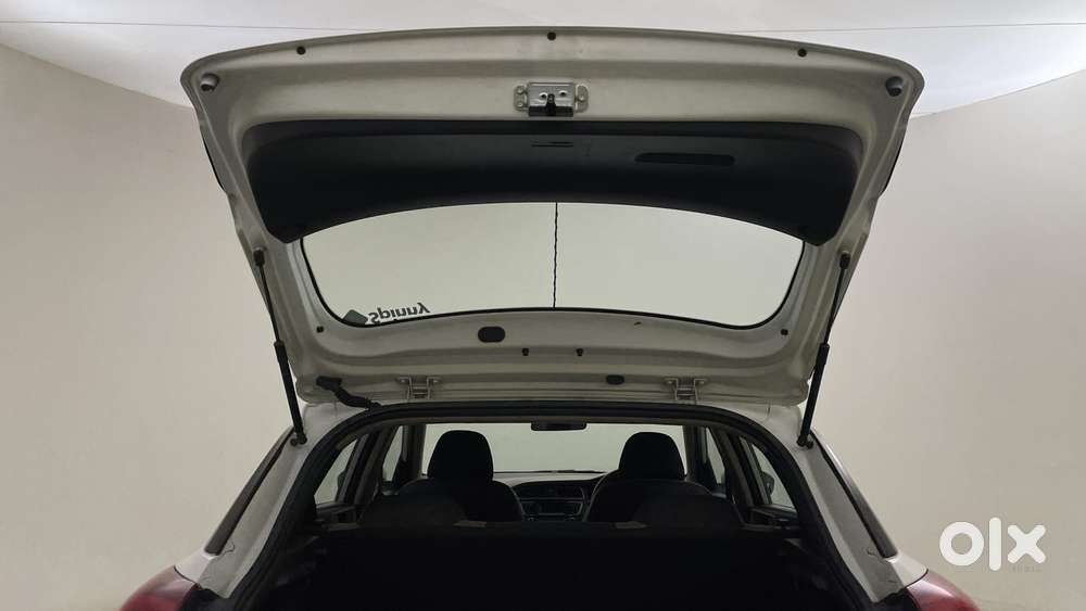 Hyundai Elite I20 1.2magna Executive At, 2018, Petrol