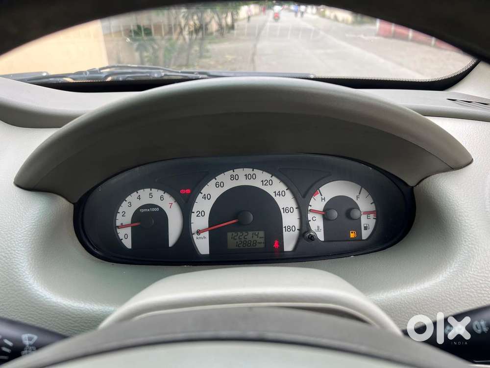 Mahindra Quanto C8, 2013, Diesel