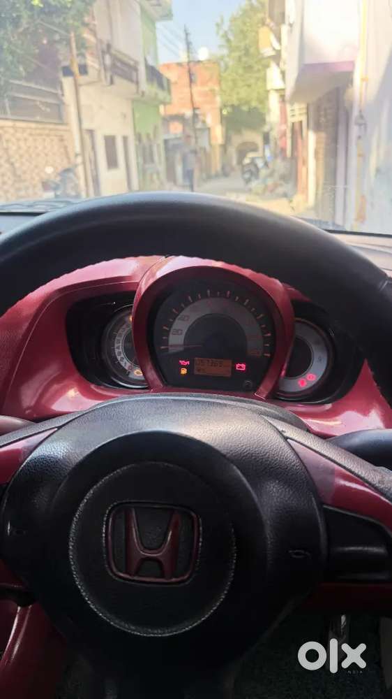 Honda Brio Mt 2012