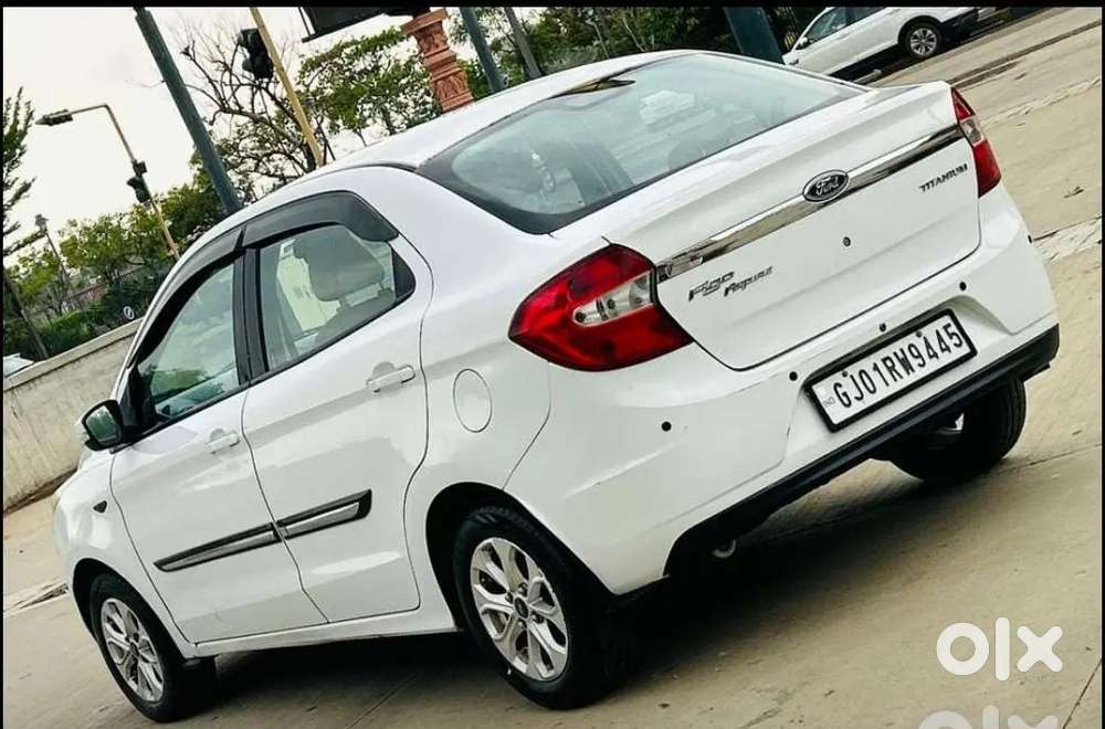 Ford Aspire Titanium Blu 2017