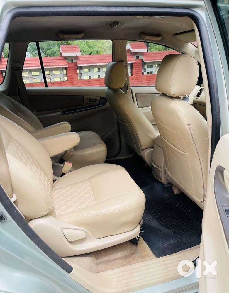 Toyota Innova 2.5 Gx 7 Str Bs-iii, 2006, Diesel