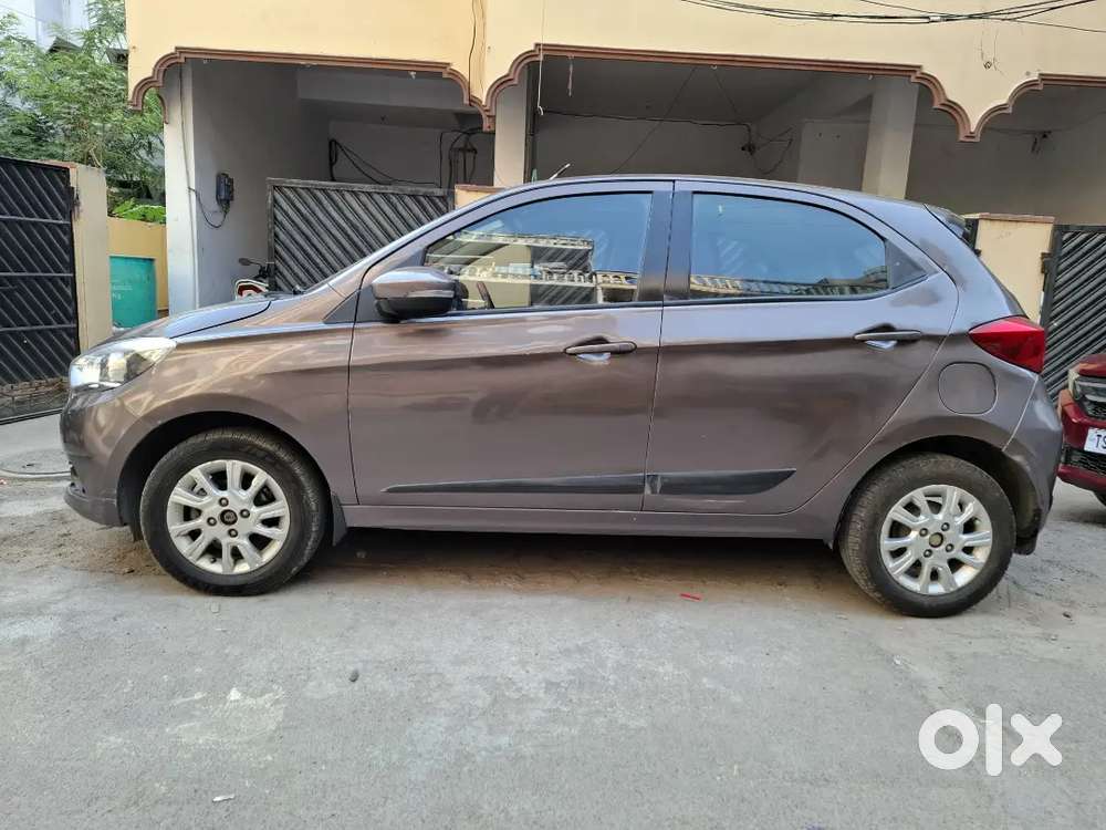 Tata Tiago 2017 Petrol Automatic Transmission 79800 Km Driven