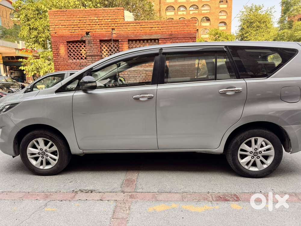Toyota Innova Crysta 2.4 V 8 Str, 2017, Diesel