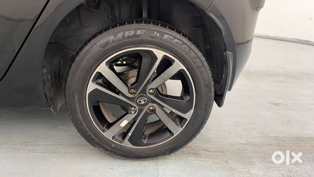 Tata Altroz 1.2 Xz Plus Dark Edition, 2021, Petrol