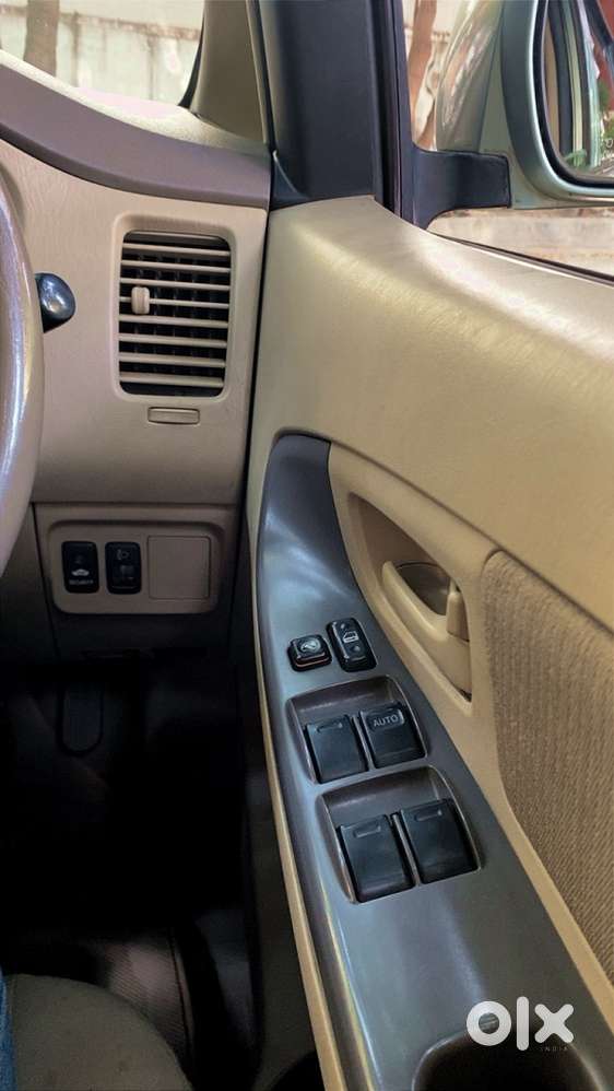 Toyota Innova Petrol 2005