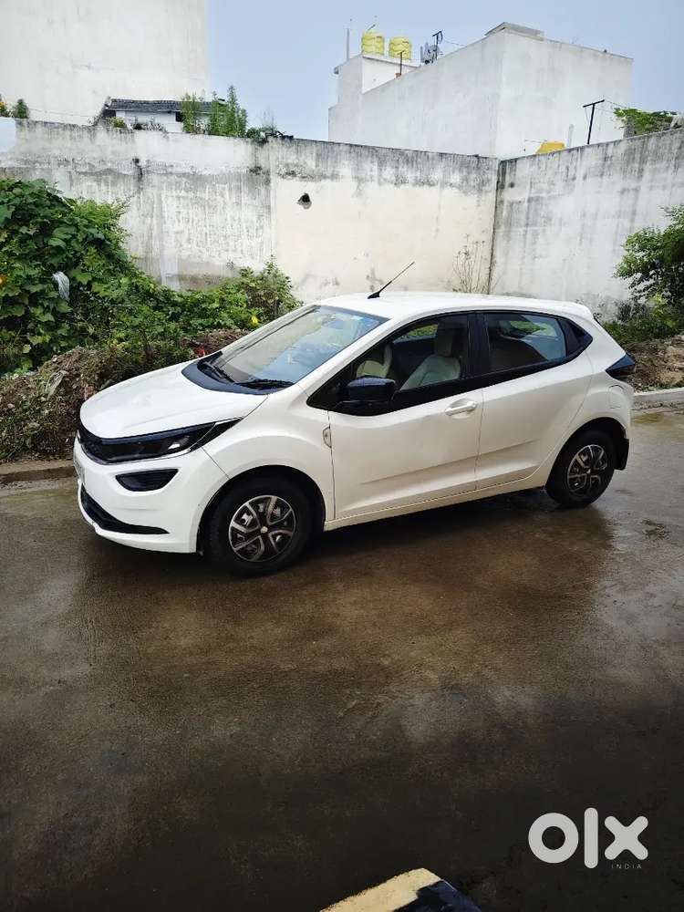 2021 Tata Altroz Petrol Manual - 68000 Km Driven