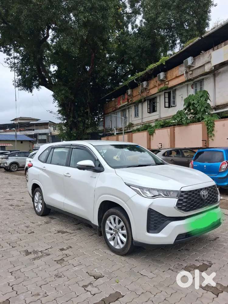 Toyota Innova Hycross 2023 Hybrid