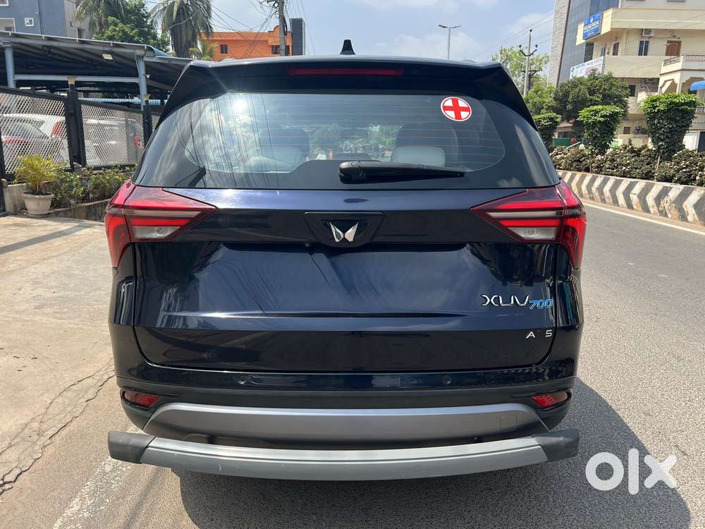 Mahindra Xuv700 2.0 Ax 5 Petrol Mt 7 Str, 2022, Petrol