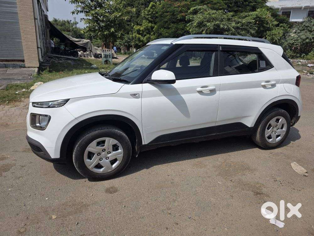 Hyundai Venue 1.2 S (o), 2021, Petrol