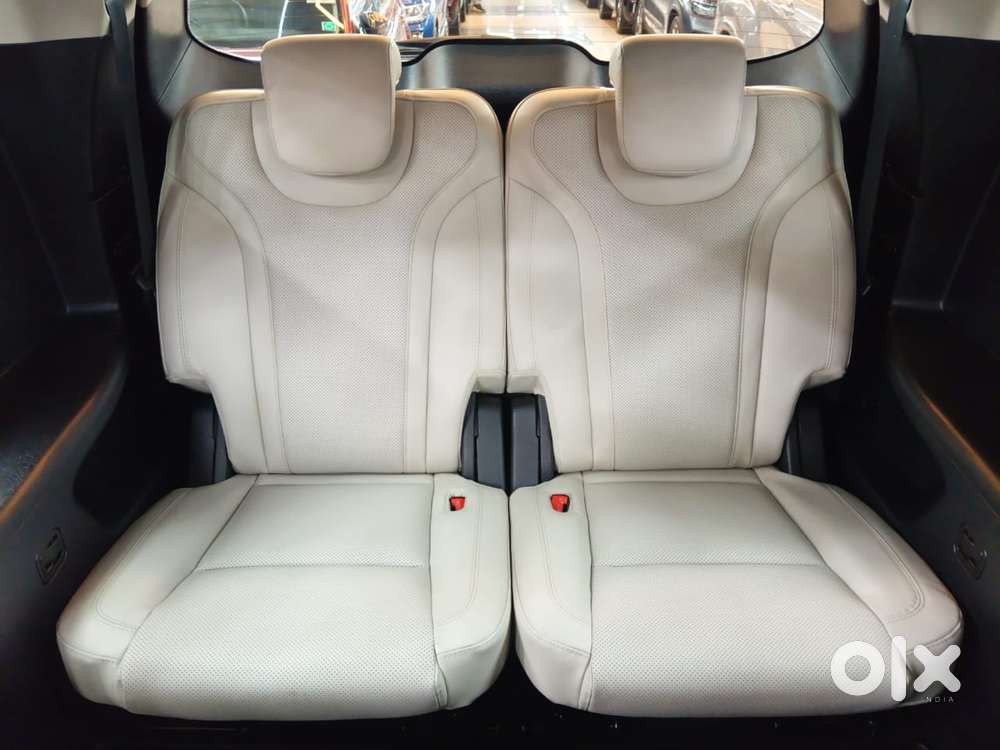 Mahindra Xuv700 2.0 Ax 7 Petrol At Luxury Pack Str, 2024, Petrol