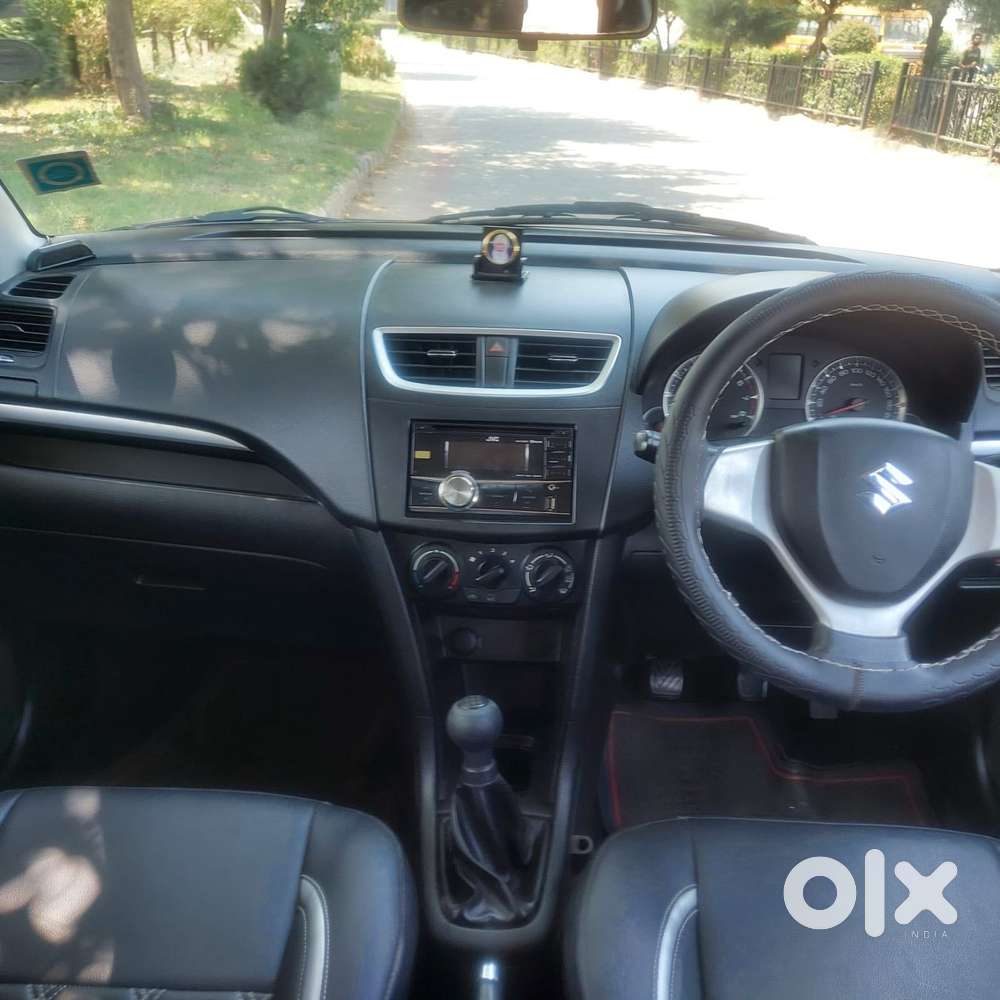 Maruti Suzuki Swift Vxi Abs Bsiv, 2013, Petrol