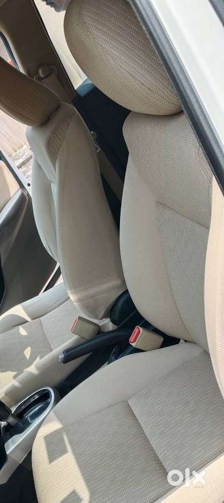 Honda Jazz V Automatic, 2015, Petrol
