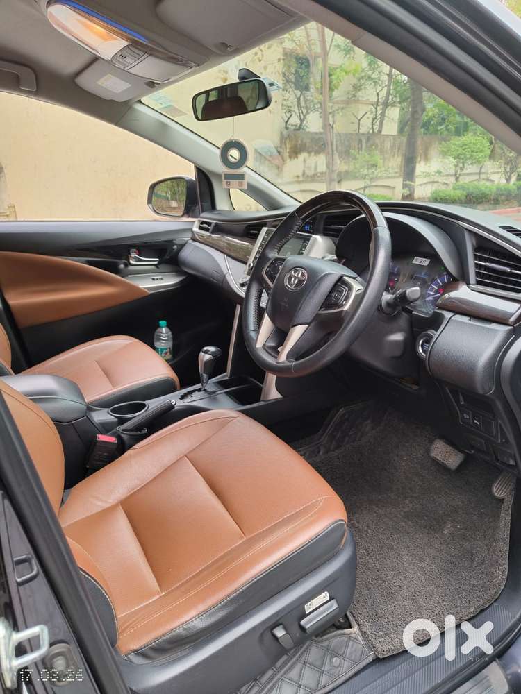 Toyota Innova Crysta 2.8z Automatic, 2022, Diesel