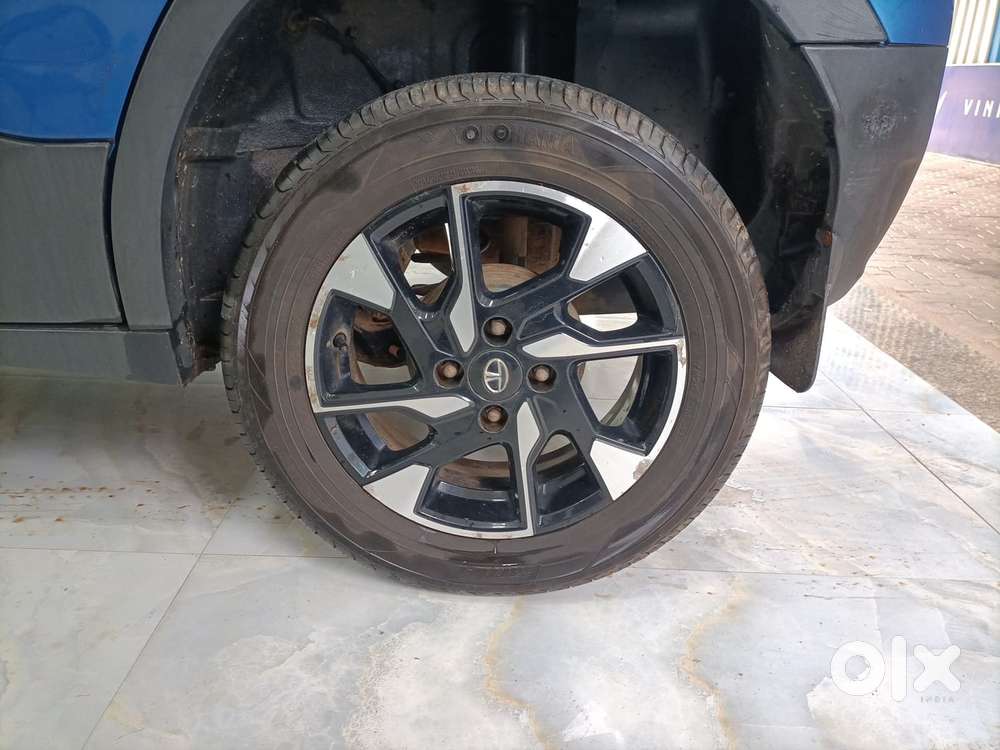 Tata Punch 1.2 Revotron Creative Dual Tone, 2022, Petrol