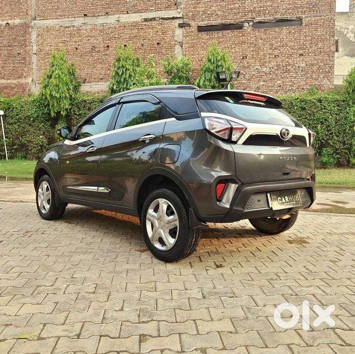 Tata Nexon 1.2 Revotron Xma Amt (s), 2022, Petrol