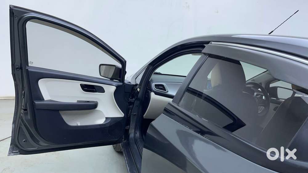 Tata Altroz 1.2 Xm Plus, 2022, Petrol