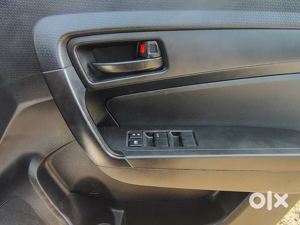 Maruti Suzuki Brezza 1.5 Lxi Smart Hybrid, 2021, Petrol