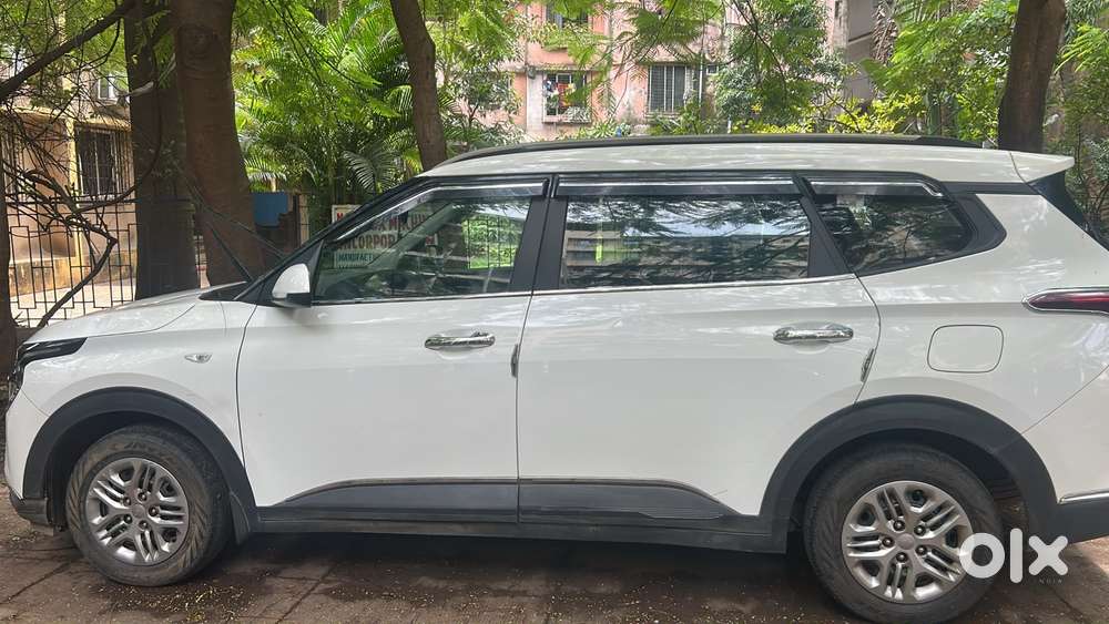 Kia Carens 1.5 Premium 7 Str, 2023, Petrol