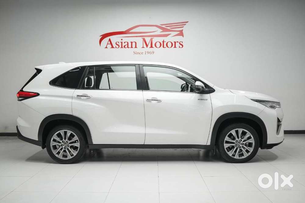 Toyota Innova Hycross 2.0 Zx Hybrid 7 Str, 2023, Petrol