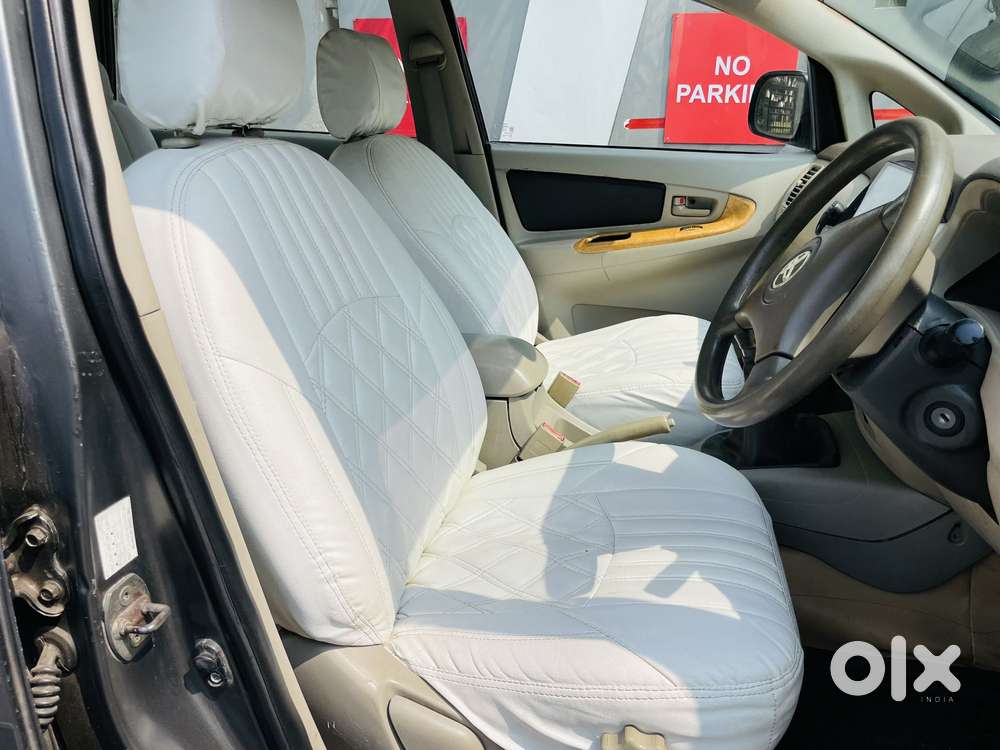 Toyota Innova 2.5 G (diesel) 8 Seater, 2011, Diesel