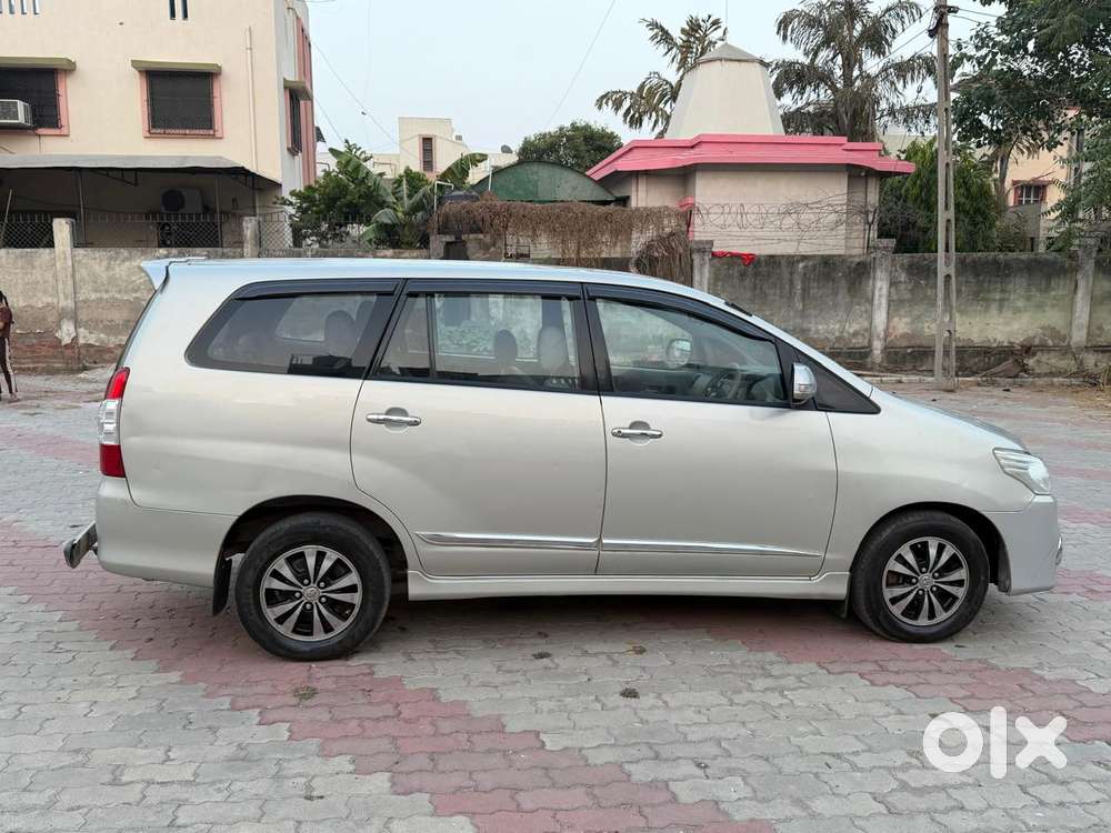 Toyota Innova 2.5 Z Diesel 7 Seater Bs Iv, 2014, Diesel