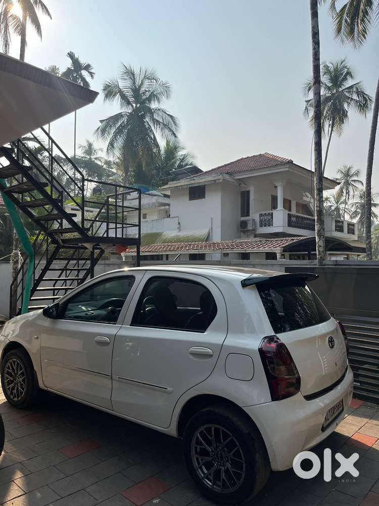 Toyota Etios Liva D 2015