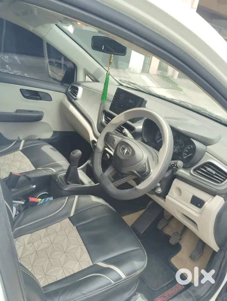 Tata Altroz 1.2 Xe 2023 Petrol Manual