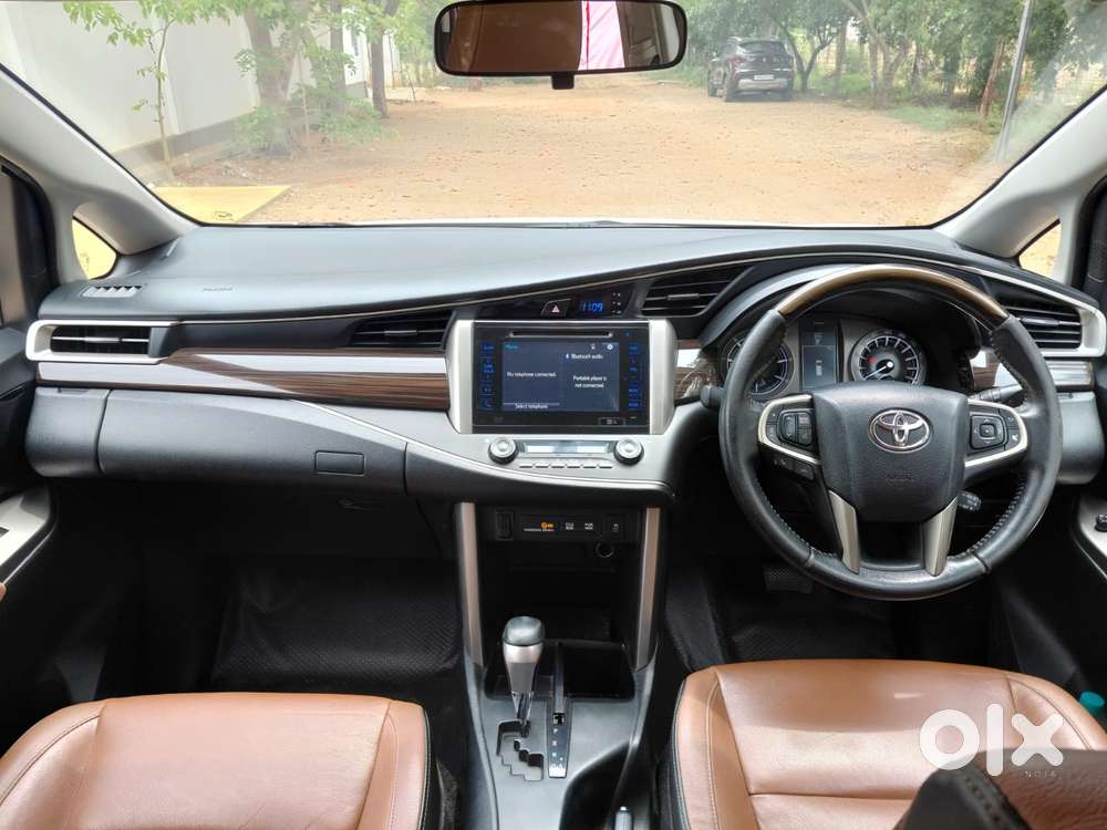 Toyota Innova Crysta 2.8z Automatic, 2016, Diesel