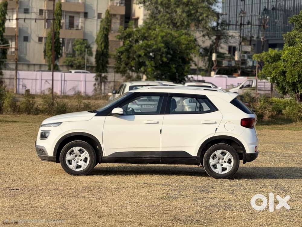 Hyundai Venue 1.2 S Plus, 2020, Petrol