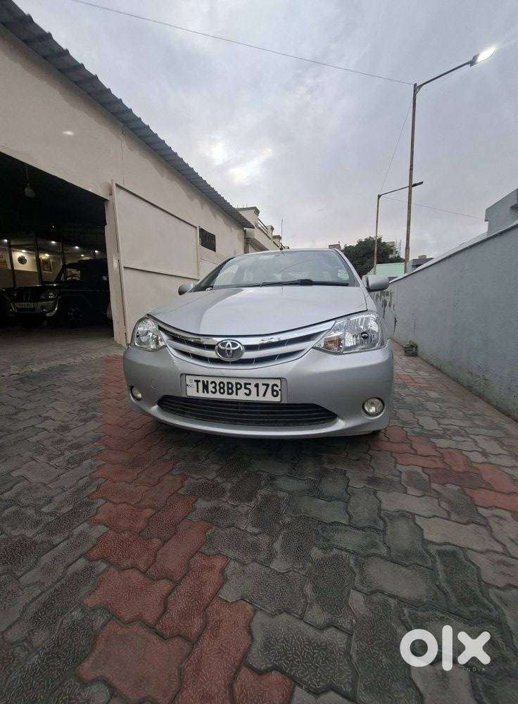 Toyota Etios V, 2012, Petrol