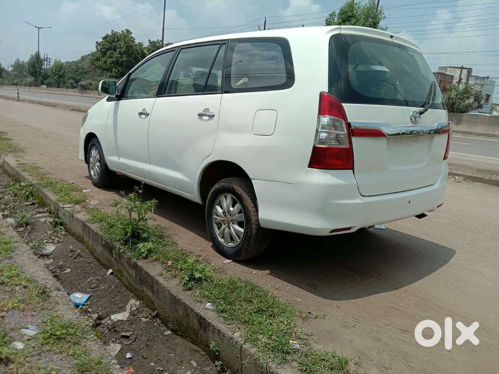 Toyota Innova 2.0 G (petrol) 8 Seater Bs Iv, 2009, Diesel