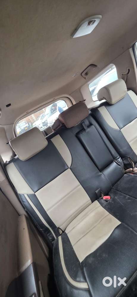 Mahindra Xuv500 W6 At, 2015