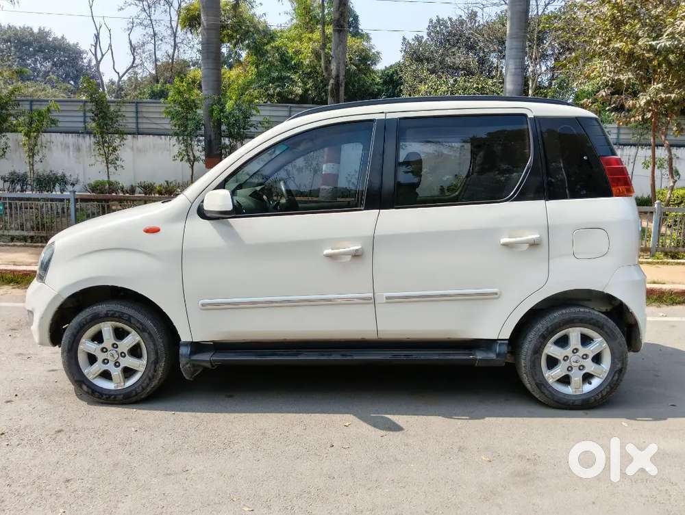 Mahindra Quanto C8 Top Model 2014