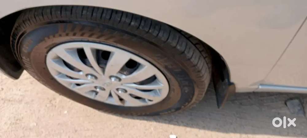 Touch Screen Player Reverse Camera Well Maintained Car