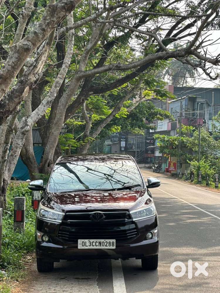 Toyota Innova Crysta 2017 Diesel Well Maintained