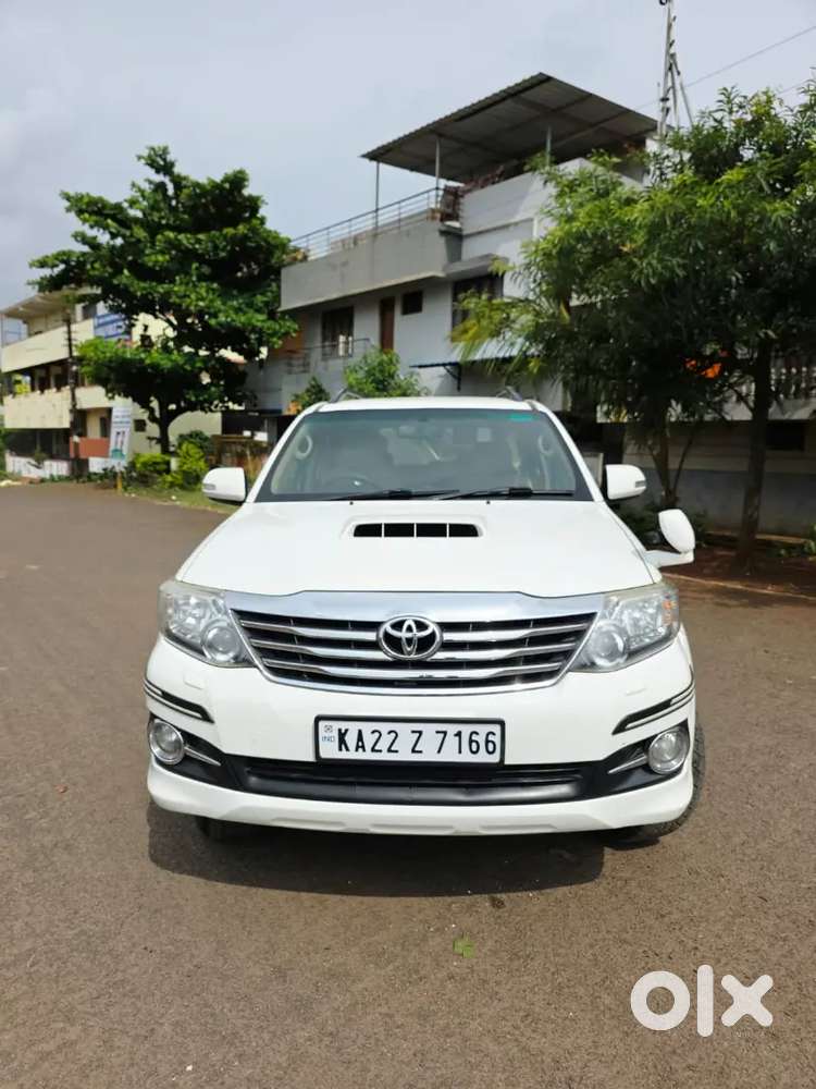 Toyota Fortuner 4x2(mt) 2015 -end Showroom Maintained