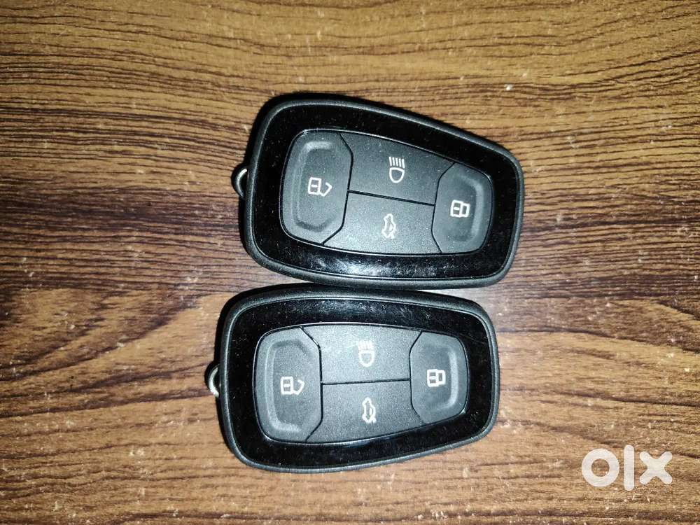 Less Than 5000 Km Driven With All Top Model Features