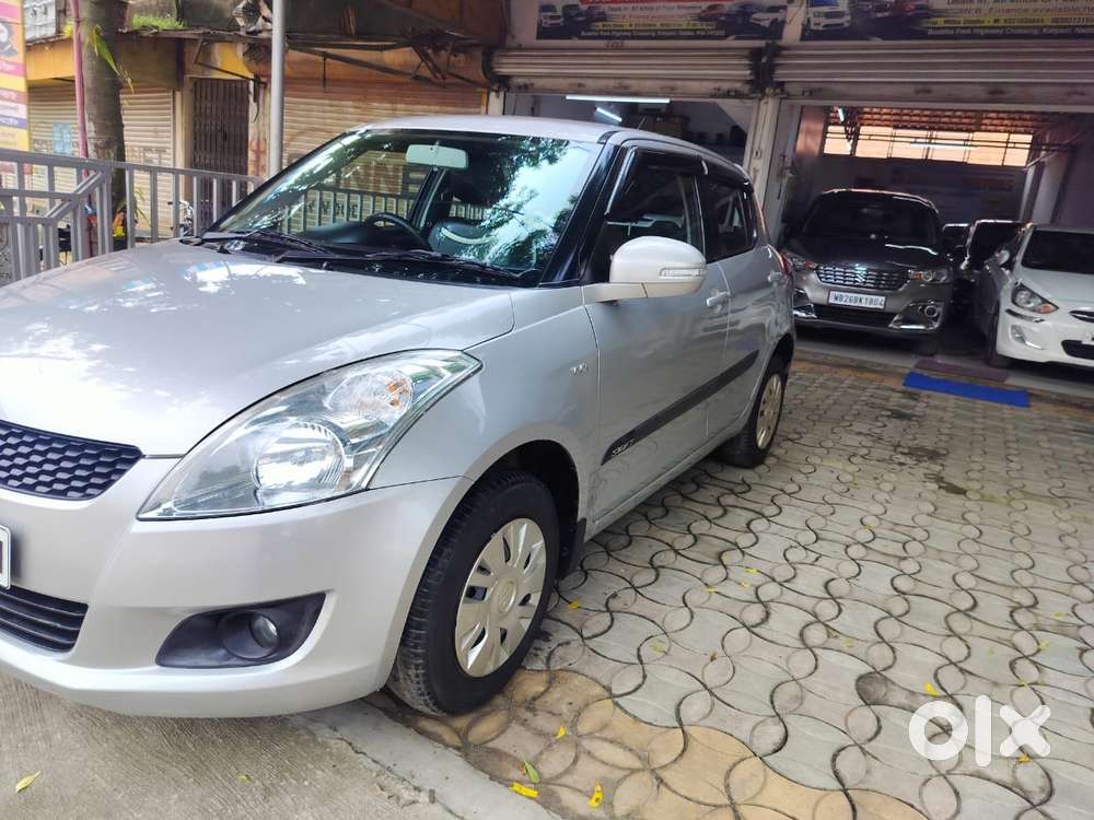 Maruti Suzuki Swift Vxi 1.2 Abs Bs-iv, 2013, Petrol