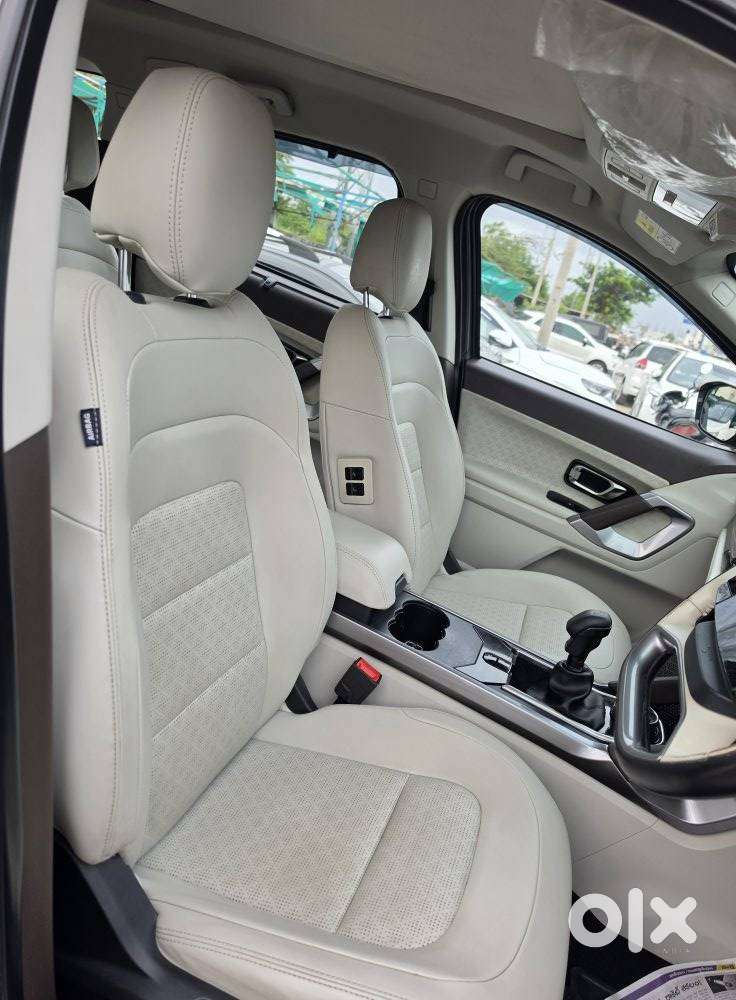 Tata Safari Accomplished Plus 6 Str Dual Tone, 2025, Diesel