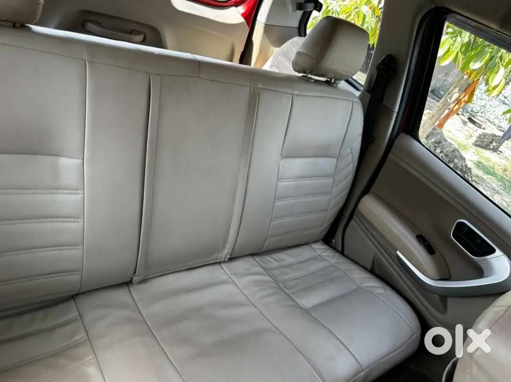 Mahindra Tuv 300 2017 Diesel 123000 Km Driven