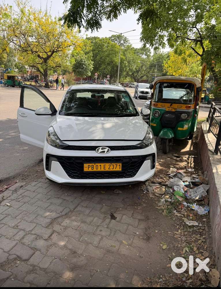 Hyundai Aura Cng & Petrol 33800 Km Driven