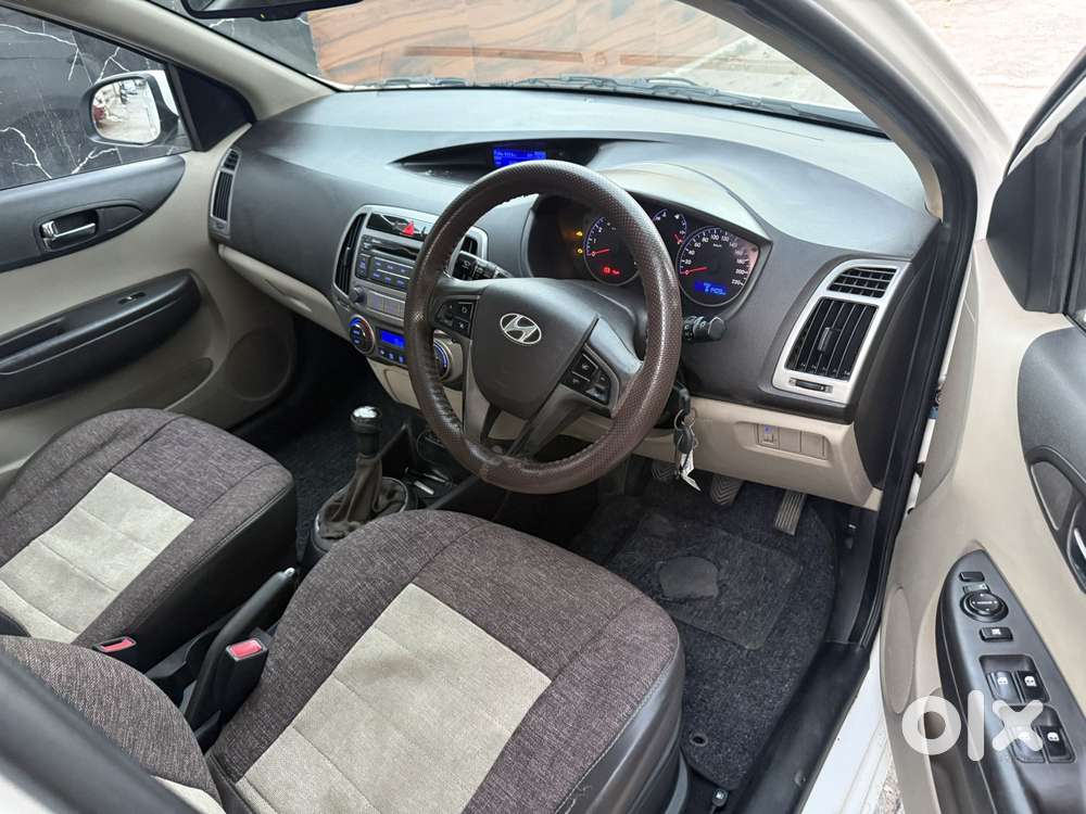Hyundai I20 Sportz 1.2 Bs-iv, 2013, Petrol