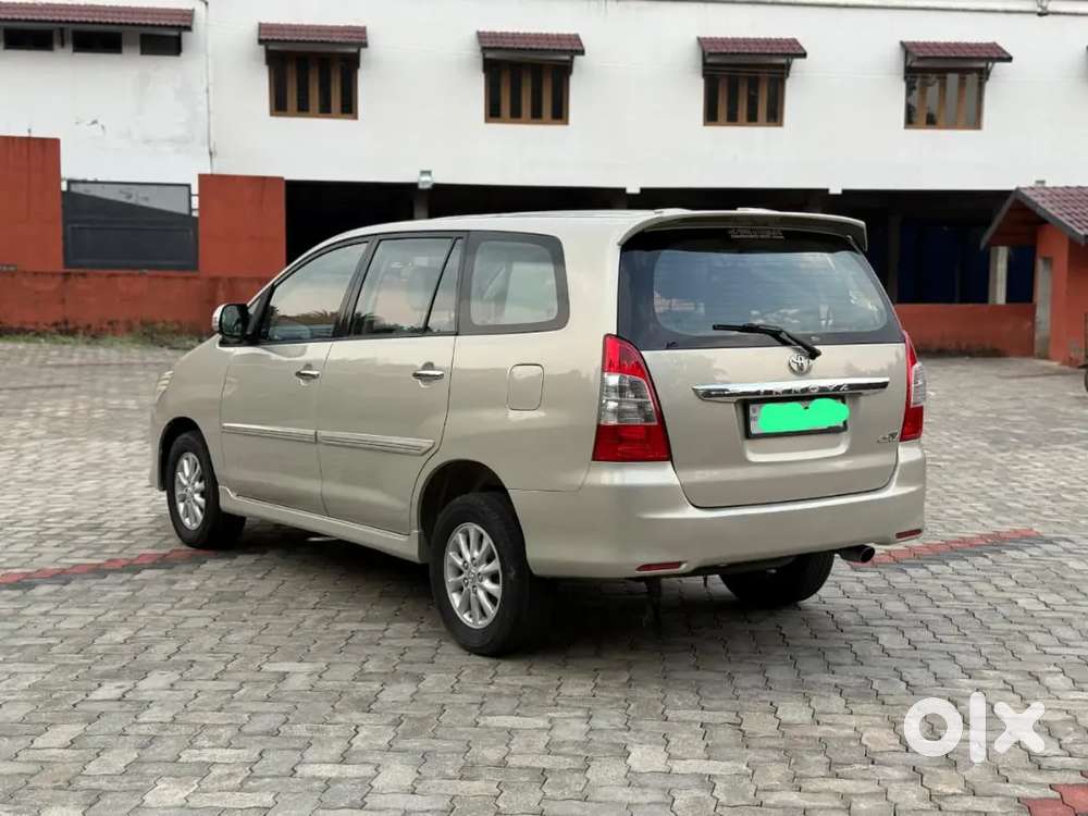 Toyota Innova 7 Str 2013 Diesel 180000 Km Driven