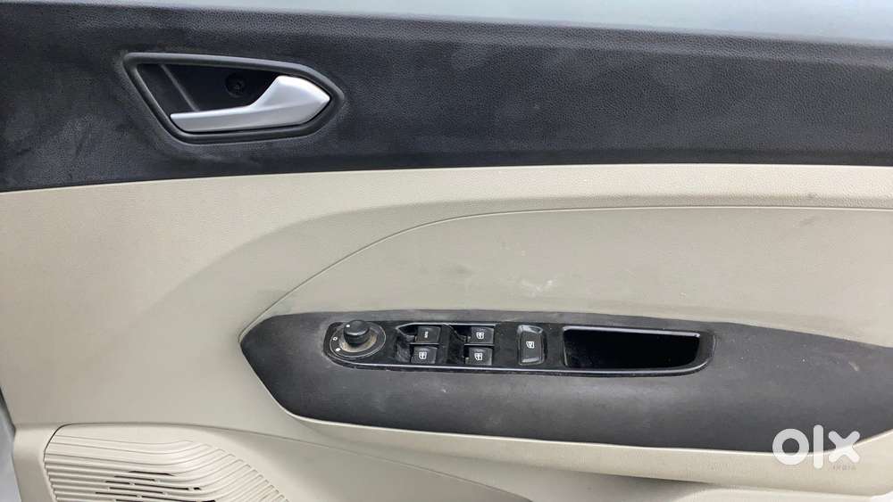 Renault Triber Rxz, 2019, Petrol