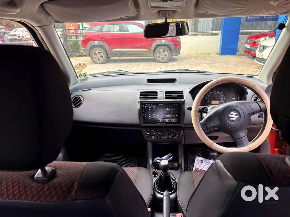 Maruti Suzuki Swift Lxi Bsiv, 2010, Petrol