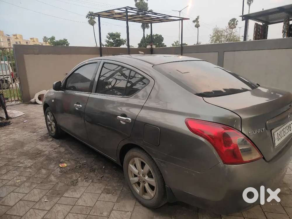 Nissan Sunny 2012