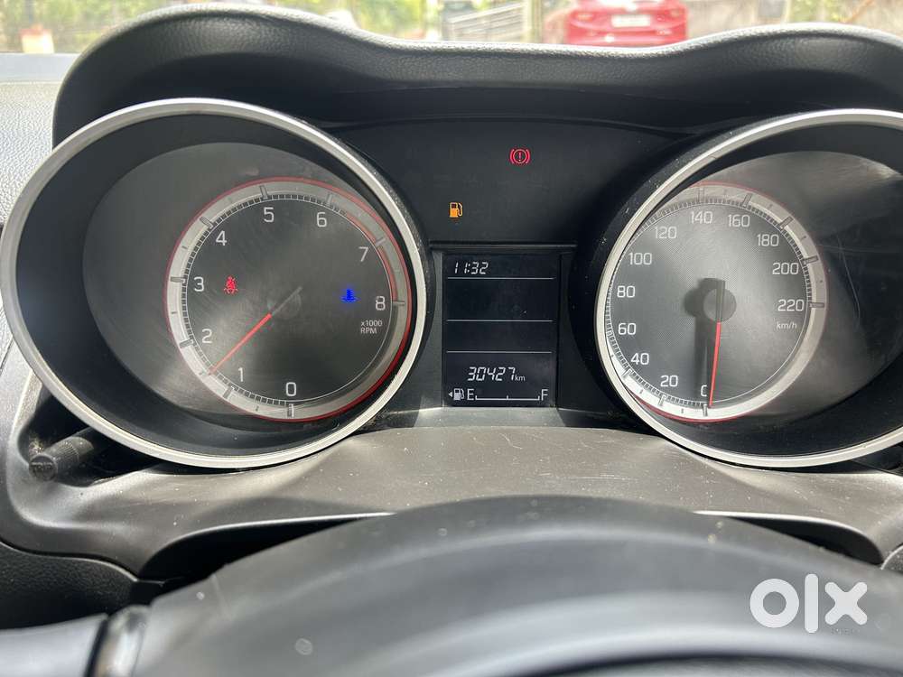 Maruti Suzuki Swift Vxi Optional, 2023, Petrol